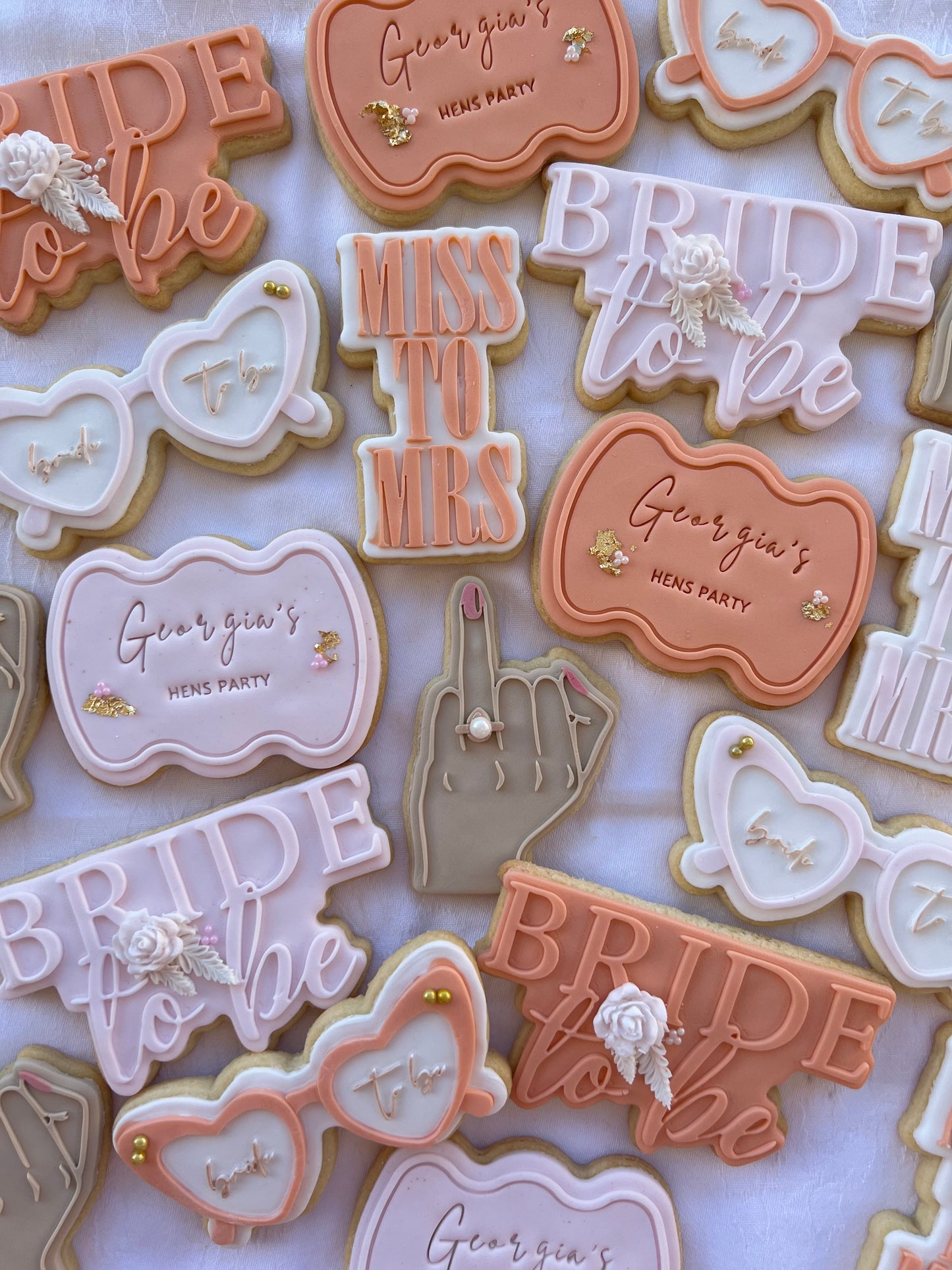 Bride To Be Cookie Pack (inc flowers on bride to be cookie)